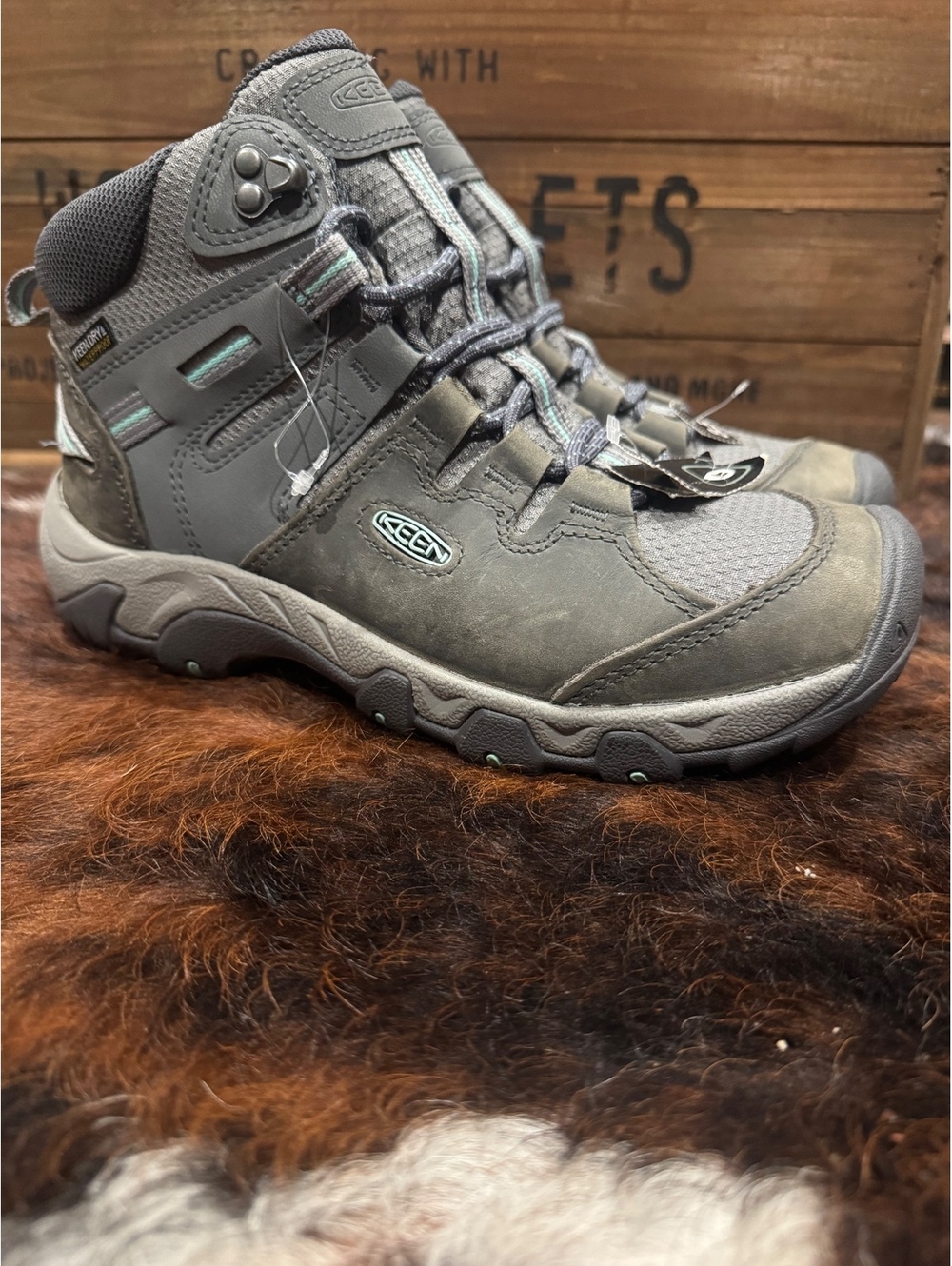 NEW KEEN Terradora II Waterproof Hiking Boots – Women’s Size 8½